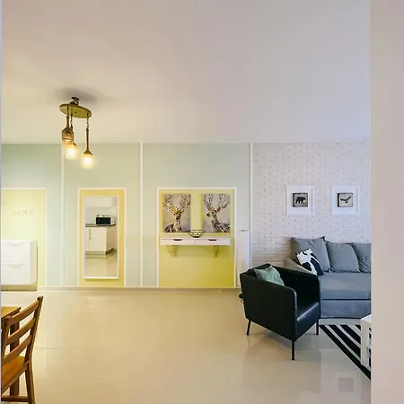 Spacious & Modern 1 Bedroom