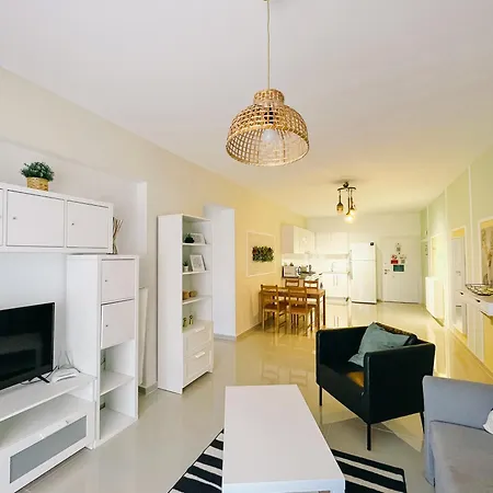 Apartment Spacious & Modern 1 Bedroom *
